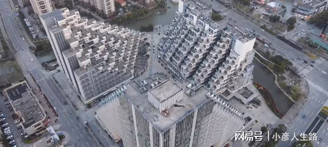 江蘇崑山創意樓盤,逐層縮小酷似金字塔,外形奇特成網紅