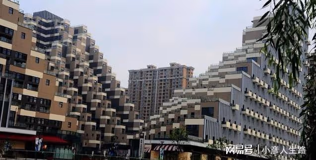 江蘇崑山創意樓盤,逐層縮小酷似金字塔,外形奇特成網紅