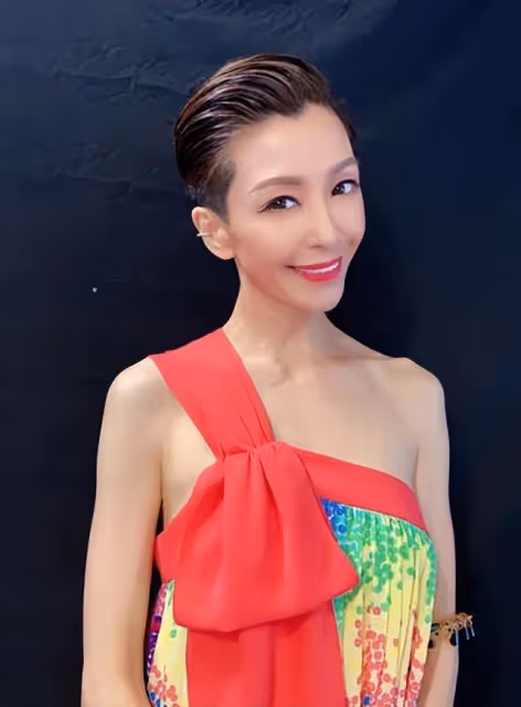 前亞姐被質疑耍大牌！節目對主持人翻白眼，自曝收集四百套睡衣