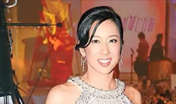 朱玲玲秀恩愛讓羅康瑞原配不爽:半路夫妻有多恩愛?她沒那麼高貴