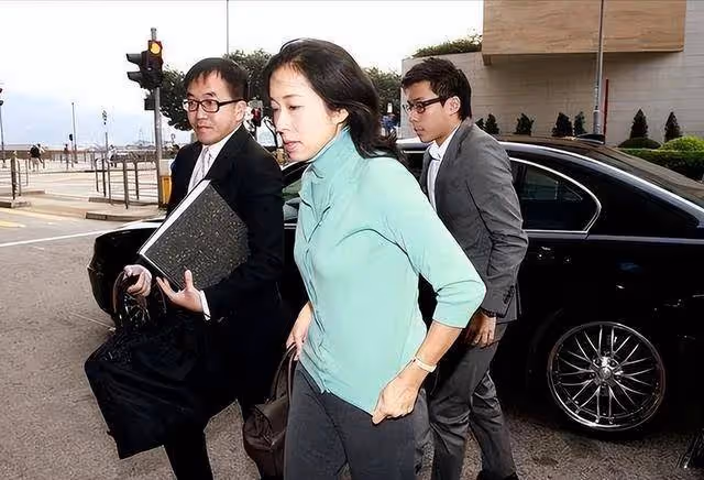 朱玲玲秀恩愛讓羅康瑞原配不爽:半路夫妻有多恩愛?她沒那麼高貴