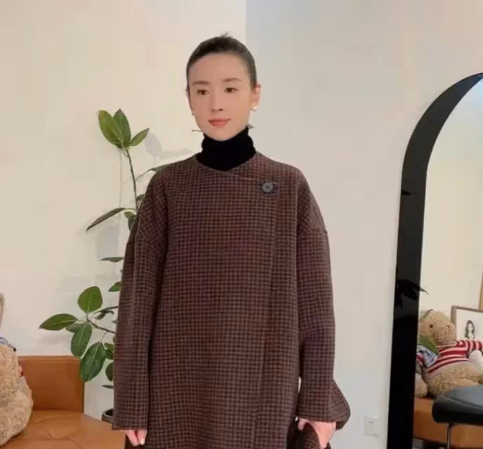董潔帶貨成第一名,年齡偏大又離異本沒前途,憑藉恬靜氣質再翻紅