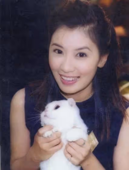 22年前賈靜雯照片曝光，難怪有人願為她豪擲五億，網友：美的一塌糊塗