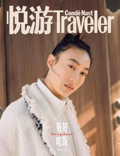 陳冠希妻子女兒拍雜誌,秦舒培母女扎同款丸子頭,長得像複製粘貼