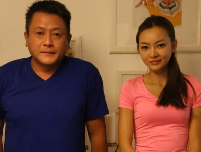 滕麗名47歲生日罕秀恩愛,富商老公已滿頭白髮,婚後住別墅很愜意