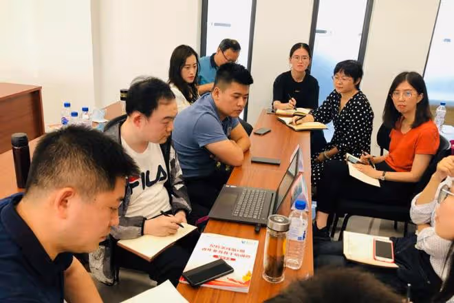 政府在市場經濟發展中起到什麼樣的作用呢