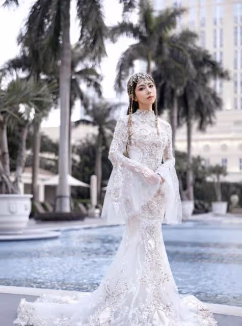 鄧紫棋跨年晚會造型太美了，魚尾長裙配精美頭飾，宛如古典公主！