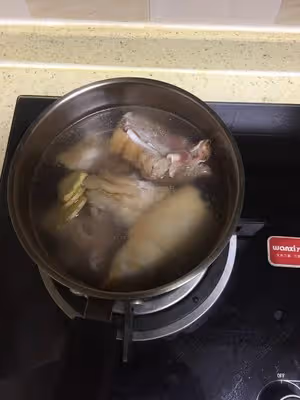 豬蹄湯（下奶）