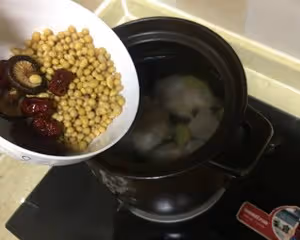豬蹄湯（下奶）