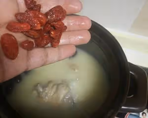 豬蹄湯（下奶）