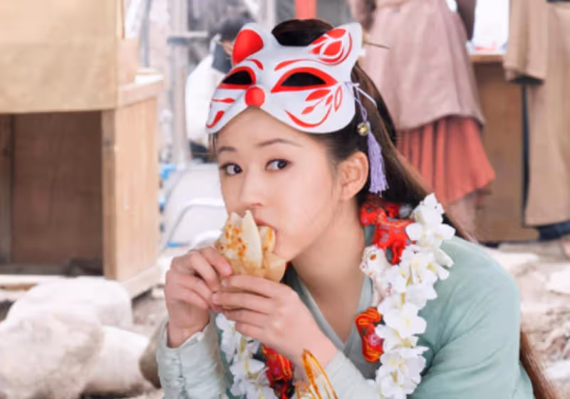嬰兒肥的她曾參加過超女，還當過網紅，如今因為什麼大火？