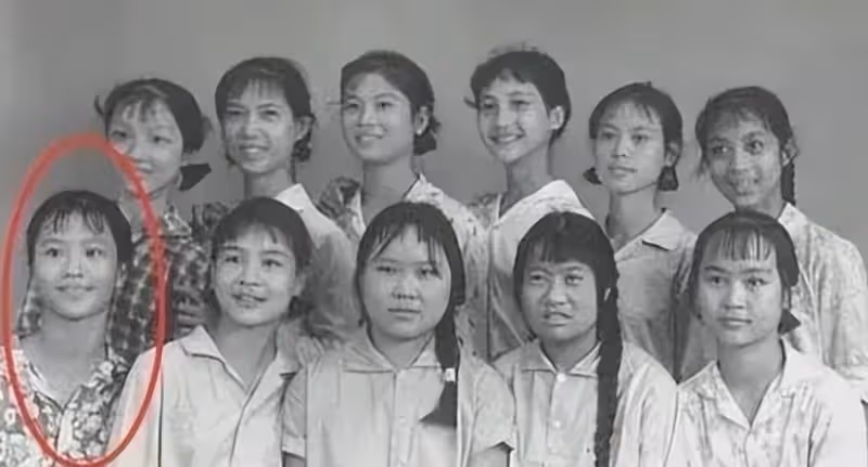 母愛很偉大!劉亦菲媽媽「為女兒兩婚兩離」至今單身 近照曝光「氣質比女兒好」