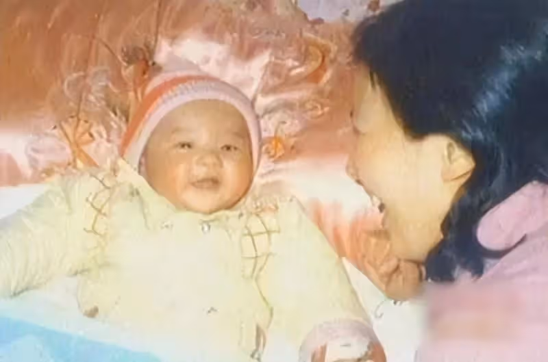 母愛很偉大!劉亦菲媽媽「為女兒兩婚兩離」至今單身 近照曝光「氣質比女兒好」