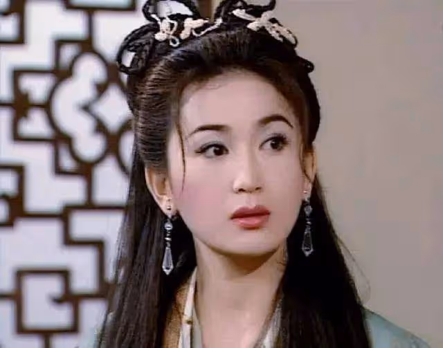 別「露肉」尬演嫵媚和風情了,三位女星告訴你,什麼叫媚骨天成!