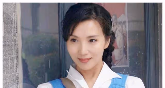 別「露肉」尬演嫵媚和風情了,三位女星告訴你,什麼叫媚骨天成!