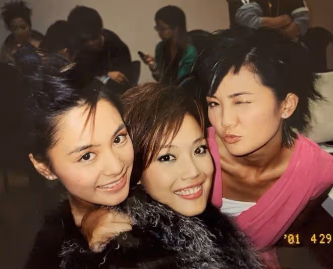 阿嬌迎42歲生日,阿Sa親吻表白好姐妹,容祖兒霍汶希踩點送祝福