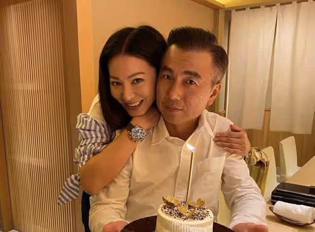 TVB知名女星慶生驚現雙下巴！富商丈夫滿頭白髮，結婚9年無兒無女