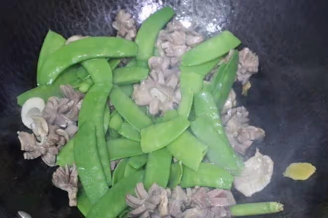 雞身上「最營養」的地方,肉販子自己留著吃,一隻雞就一個!
