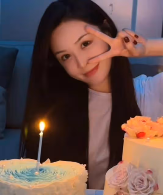 張穎穎發文找到對的人,曬心形蛋糕心情好,疑似汪小菲補辦生日