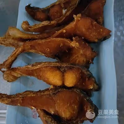 香酥爆魚的做法