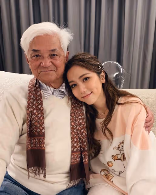 年前至親離去!31歲女星「再也無法和親人團聚」悲痛發文 悲吐心聲「等我們在天國相聚」讓人不捨
