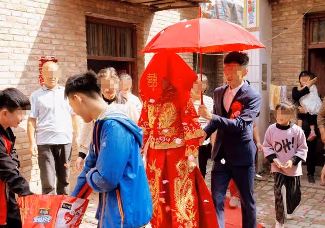 婚前婆婆讓我喊媽我不喊,結婚當天,改口費讓我寒了心!