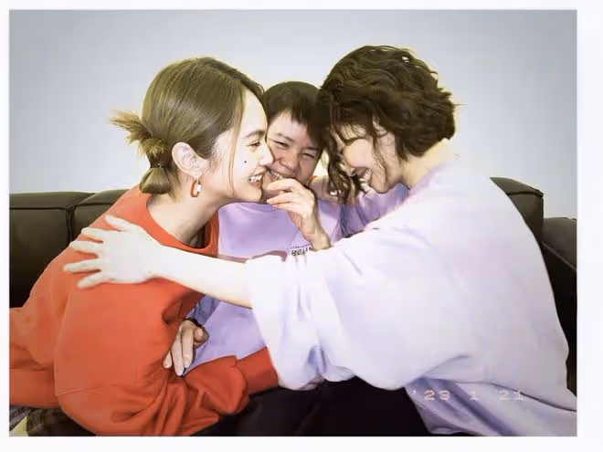 楊丞琳除夕與李榮浩秀恩愛，幫婆婆洗碗，把媽媽接到北京過春節
