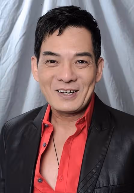 反差！知名港星內地直播賺錢被誤會家境清貧，回港後卻曬豪宅豪車