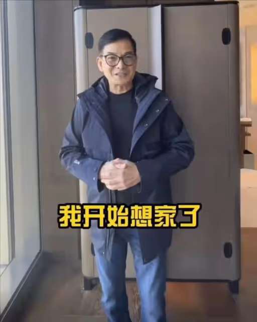 反差!知名港星內地直播賺錢被誤會家境清貧,回港後卻曬豪宅豪車