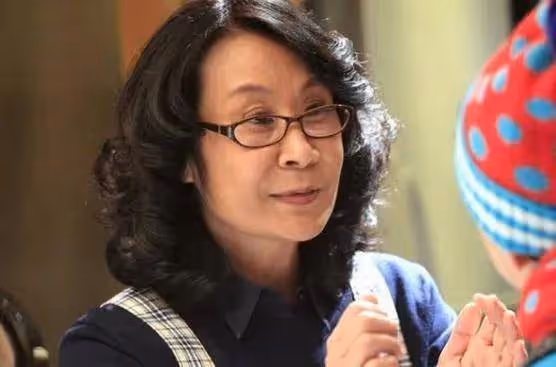 蘇小明:憑《軍港之夜》走紅後赴法國,結果混不下去又回國發展