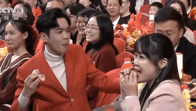 張若昀問沈騰:明年還會不會和馬麗參加央視春晚?沈騰回應超搞笑