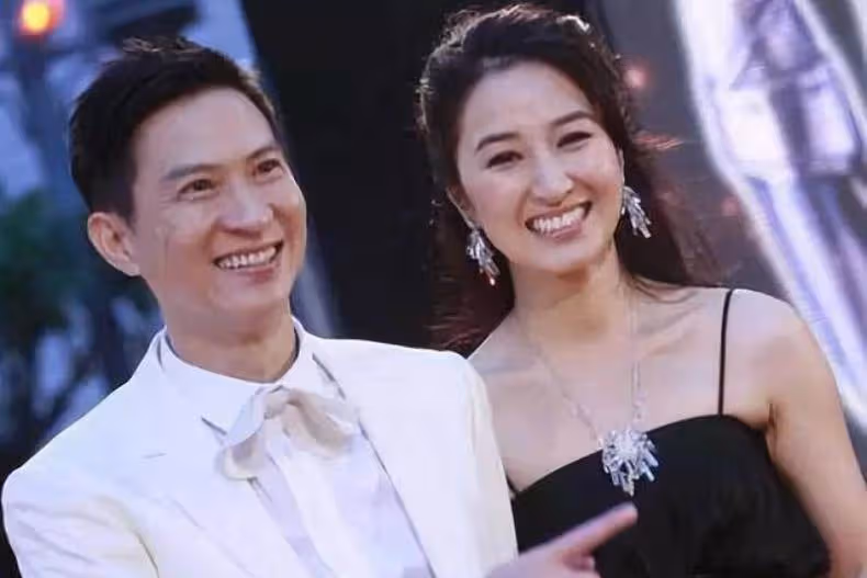 相戀3年被嘲配不上，他自卑落跑到南非8個月，女友默默顧他病重姐姐，不惜退圈把他捧成影帝