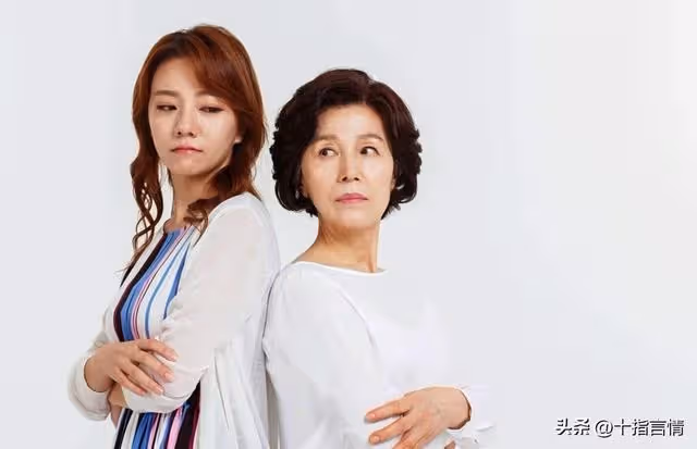 過年準備了五千給婆婆，婆婆拒收後拿出帳單：錢我不要，先還帳