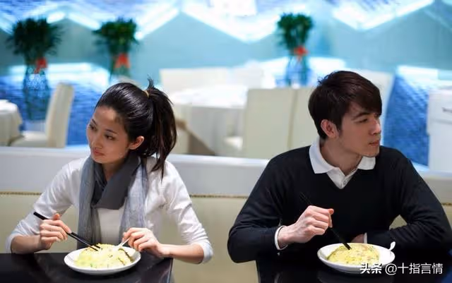 妻子給娘家準備三份紅包,共兩萬元,丈夫拆開後:過年回去扶貧?