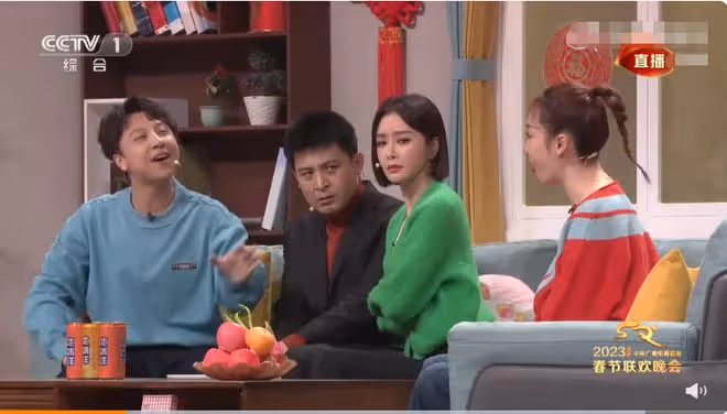 兔年春晚秦嵐美到發光!嗓子啞仍帶病演出,結尾大力親孫濤引熱議