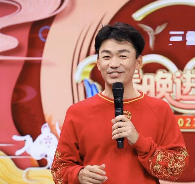 王寶強前妻馬蓉罕見更動態，曬年夜飯過春節，離婚分錢後生活愜意