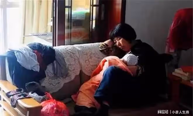 在兒子家「倒貼」當保姆，看到親家發現自己錯了，不該幫忙帶孫子