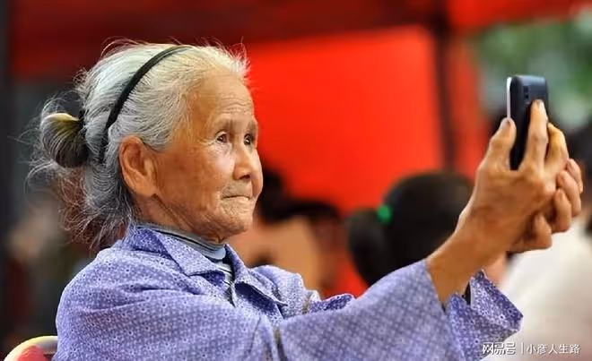 人老了才知道,這三種「家庭內耗」,原來是從小就帶來的