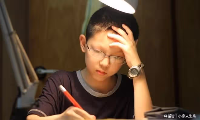 孩子考入重點高中,分享經驗:初中三年孩子的問題最多要守住底線