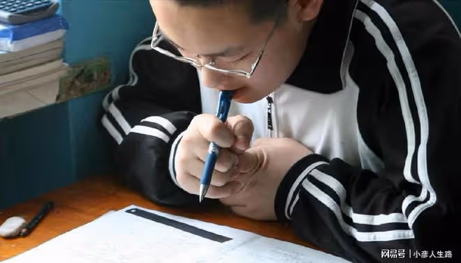孩子考入重點高中,分享經驗:初中三年孩子的問題最多要守住底線