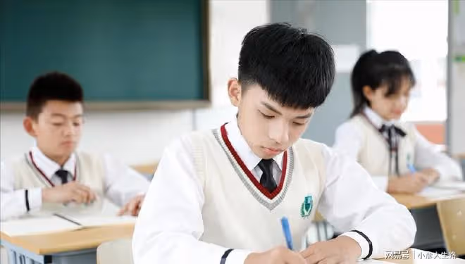 孩子考入重點高中,分享經驗:初中三年孩子的問題最多要守住底線