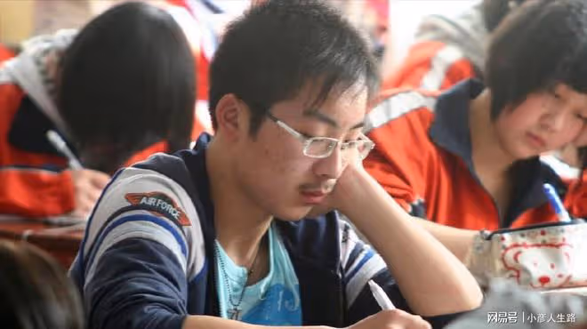 孩子考入重點高中,分享經驗:初中三年孩子的問題最多要守住底線