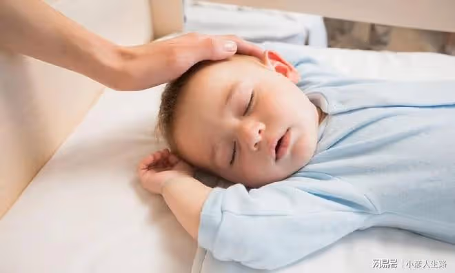 孩子喜歡賴床,寶媽別擔心,巧用4招養個「勤快娃」