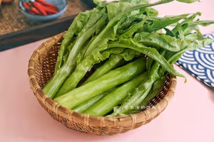 涼拌萵筍結