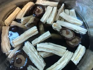 【素食者福利】比肉還好吃的素燒腐竹