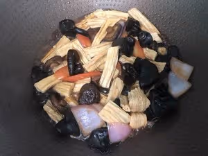 【素食者福利】比肉還好吃的素燒腐竹