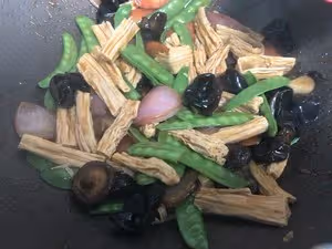 【素食者福利】比肉還好吃的素燒腐竹