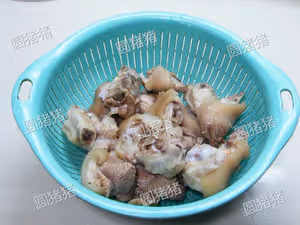 巧做香辣美容蹄