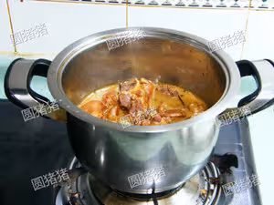 巧做香辣美容蹄