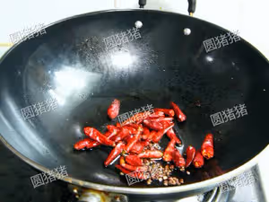 巧做香辣美容蹄